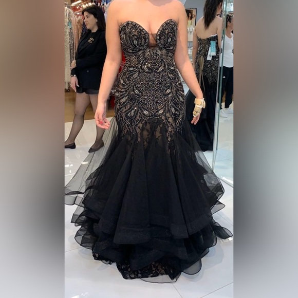 Jovani Dresses & Skirts - Jovanni prom dress. Sz 6 Never worn. Prom was cancelled. Not altered in any way